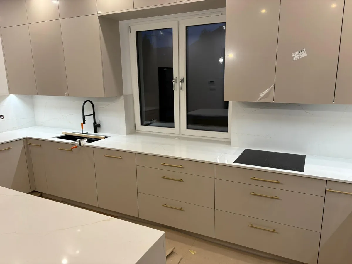 7580 Calacatta Pantin (Avant)