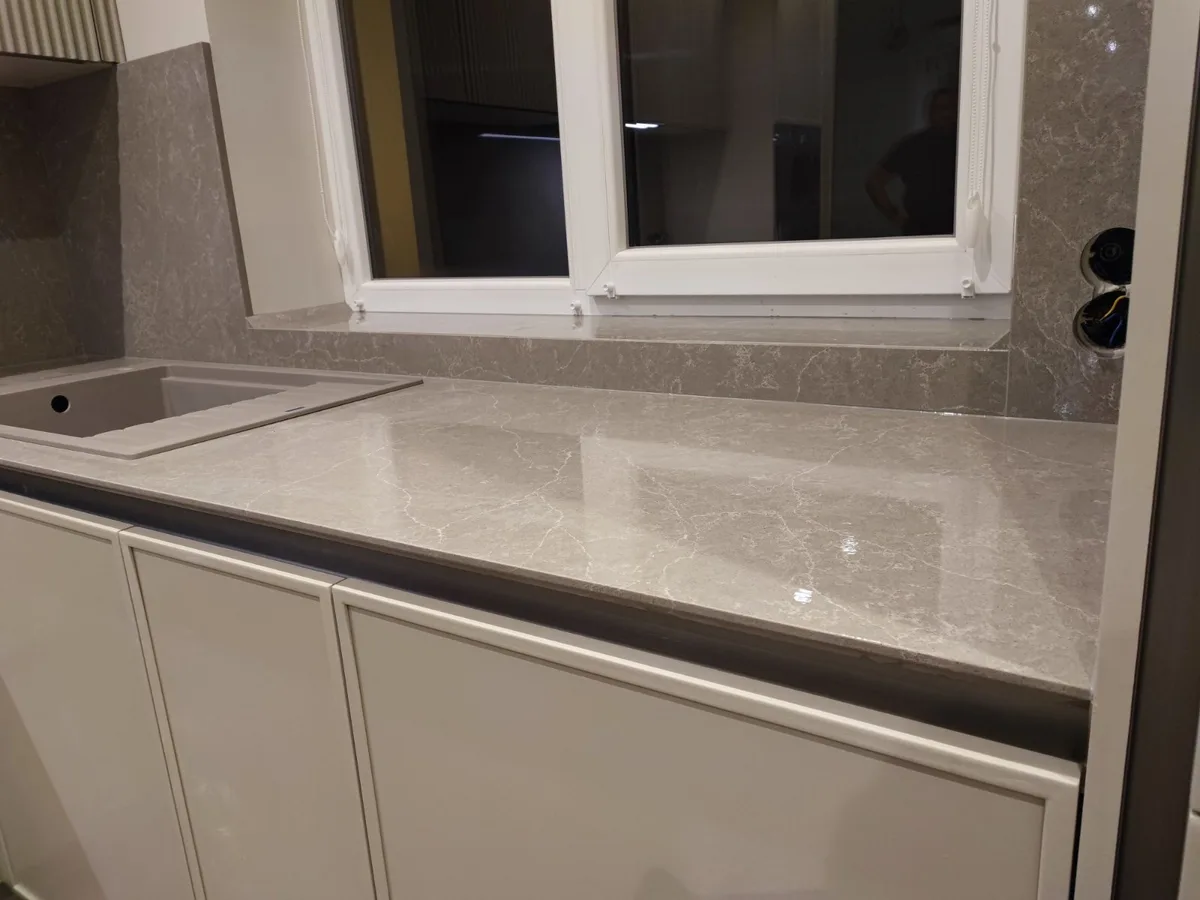 9050 Gris Fonce (Avant)