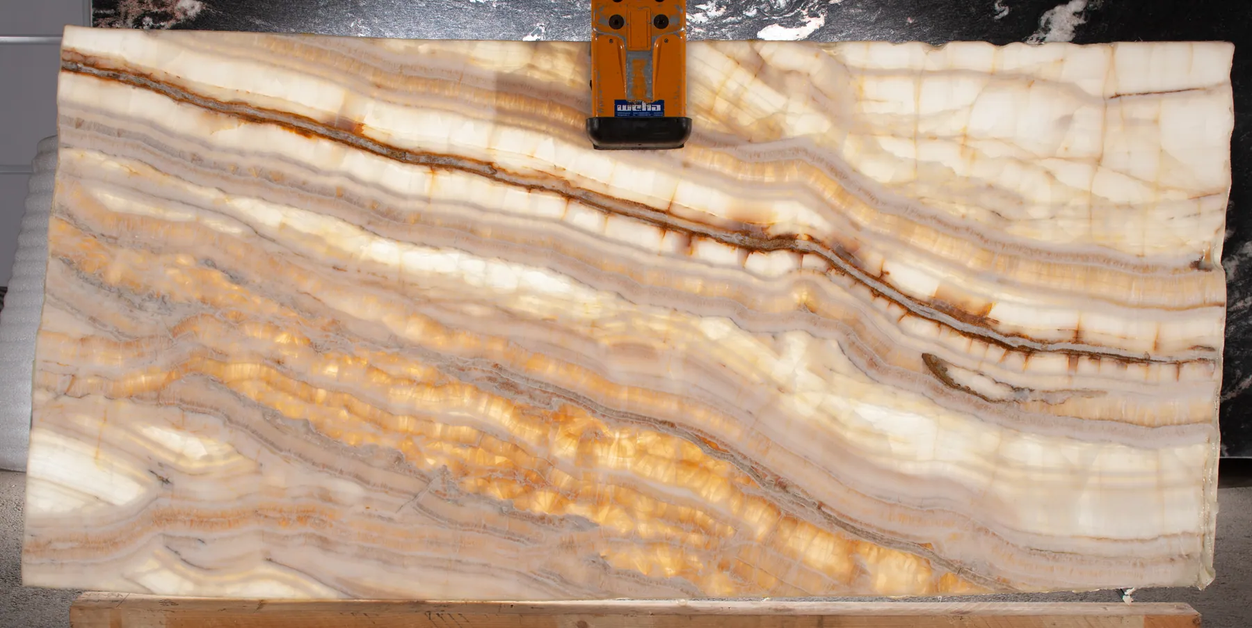 Onyx Capuccino