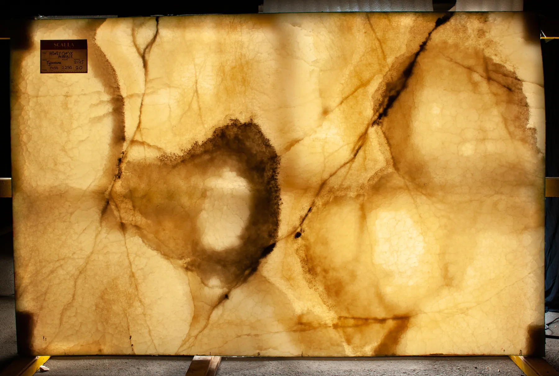 Onyx Honey Light