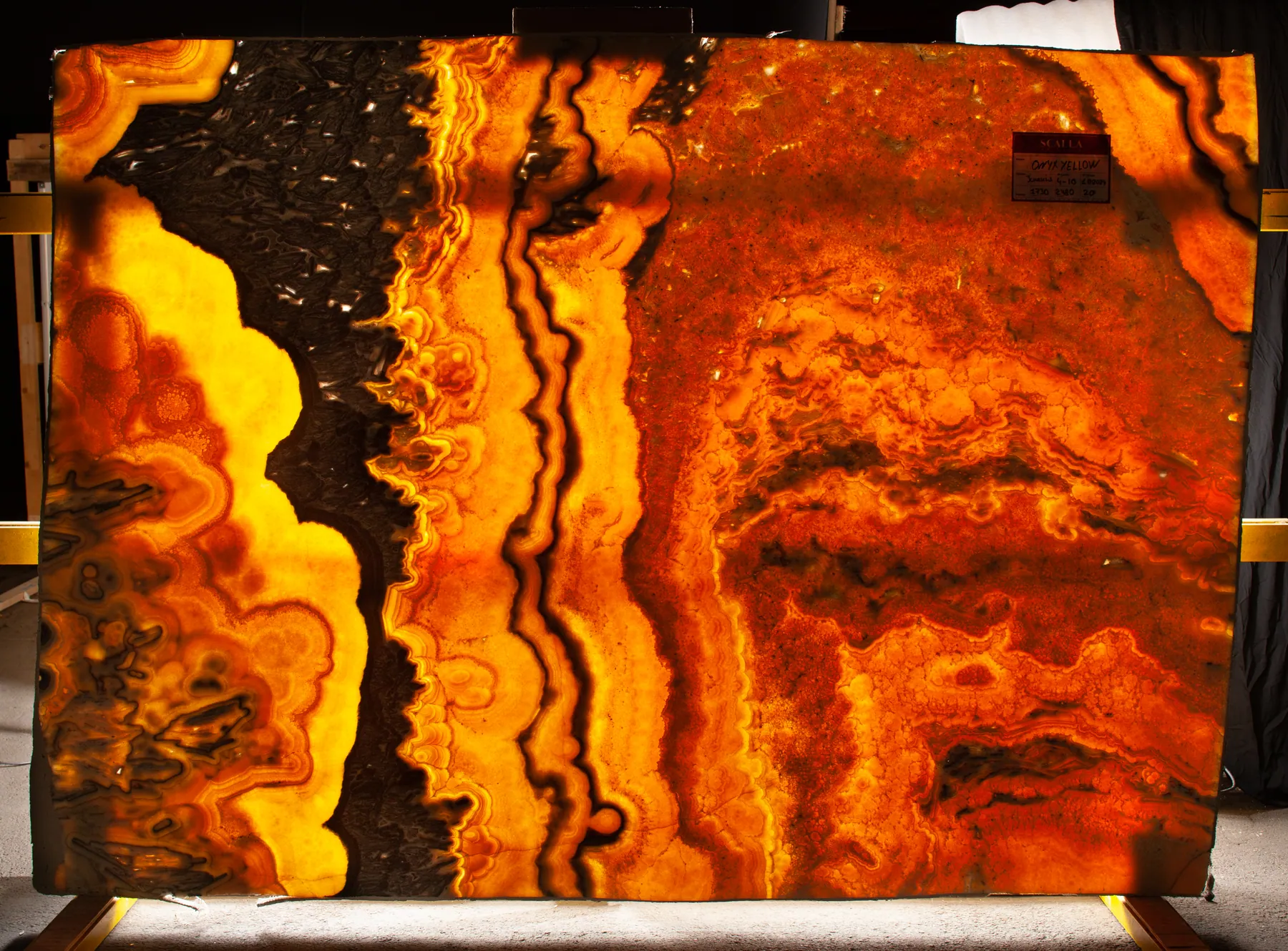 Onyx Yellow Light