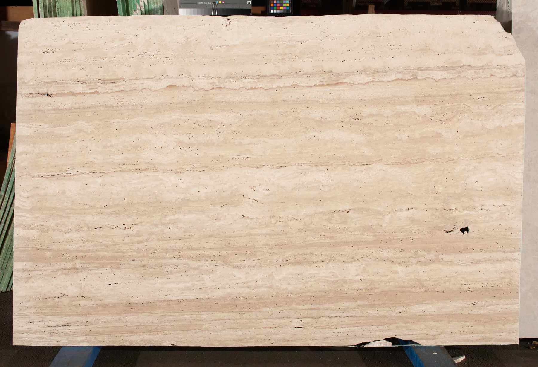 Ivory Travertine Vc Не Заповнений