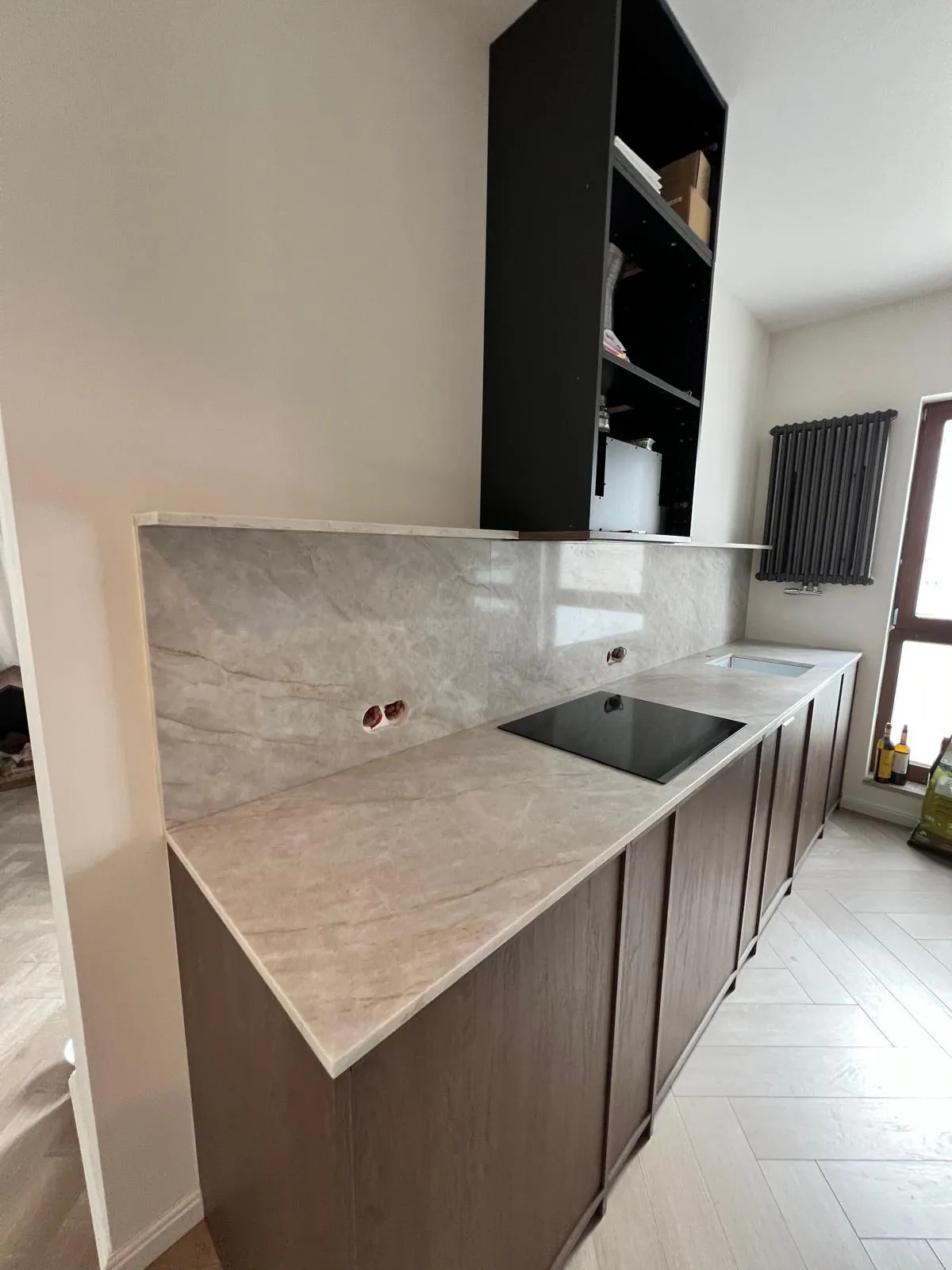 5700 Taj Amelie