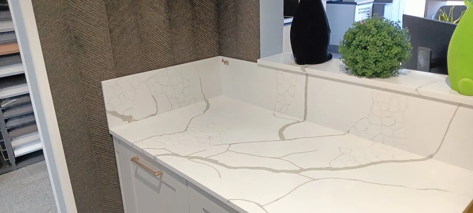 7404 Calacatta Venato